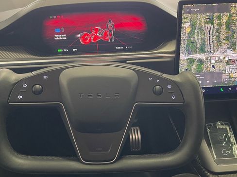 Used 2023 Tesla Model X Plaid image 45