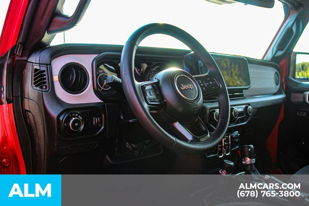 Used 2025 Jeep Wrangler Unlimited Sport AWD/4WD image 20