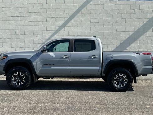 Used 2020 Toyota Tacoma TRD Off-Road w/ Technology Package AWD/4WD image 7