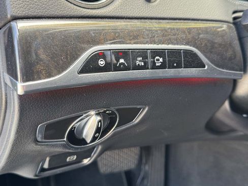 Used 2017 Mercedes-Benz S 550 Sedan image 27