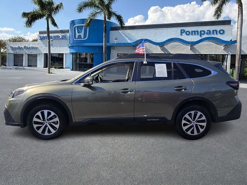 Used 2022 Subaru Outback Premium image 4