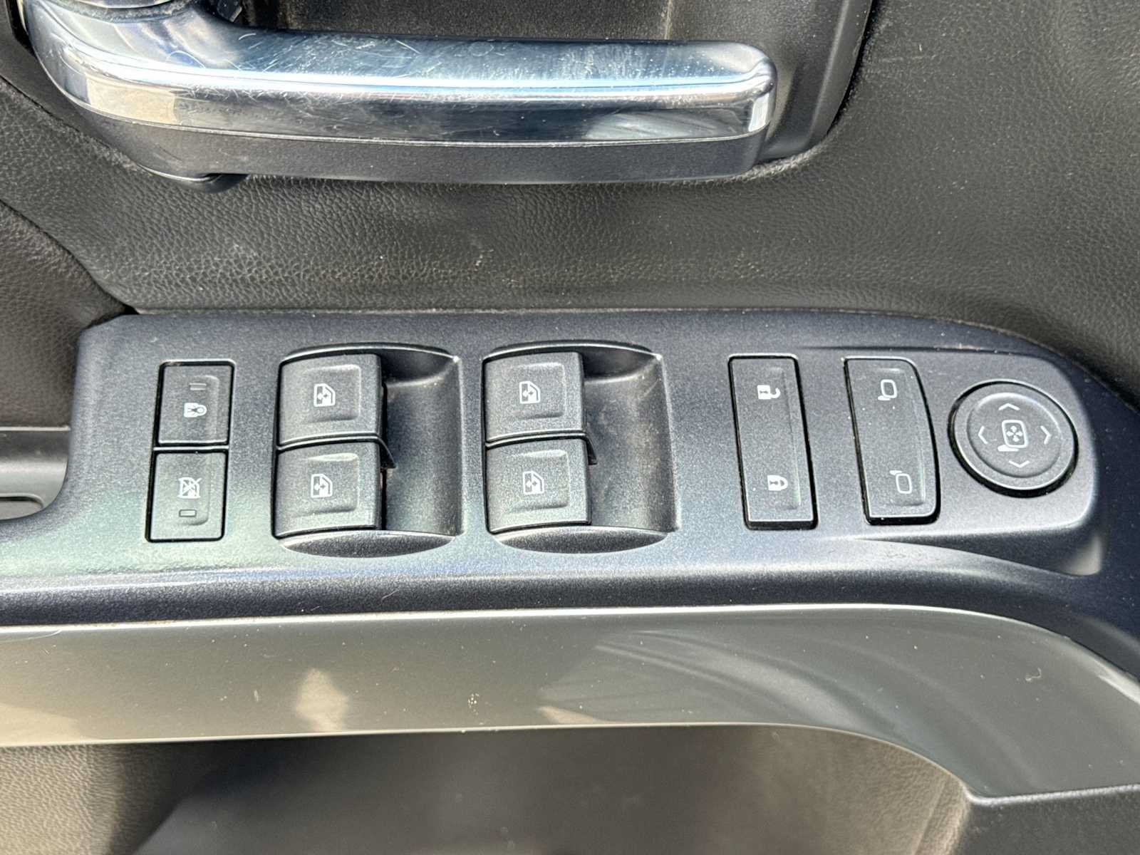 Used 2018 Chevrolet Silverado 1500 LT w/ All Star Edition AWD/4WD image 16