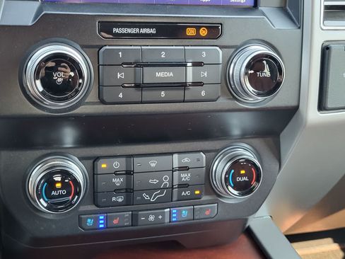 Used 2020 Ford F350 King Ranch w/ King Ranch Ultimate Package AWD/4WD image 25