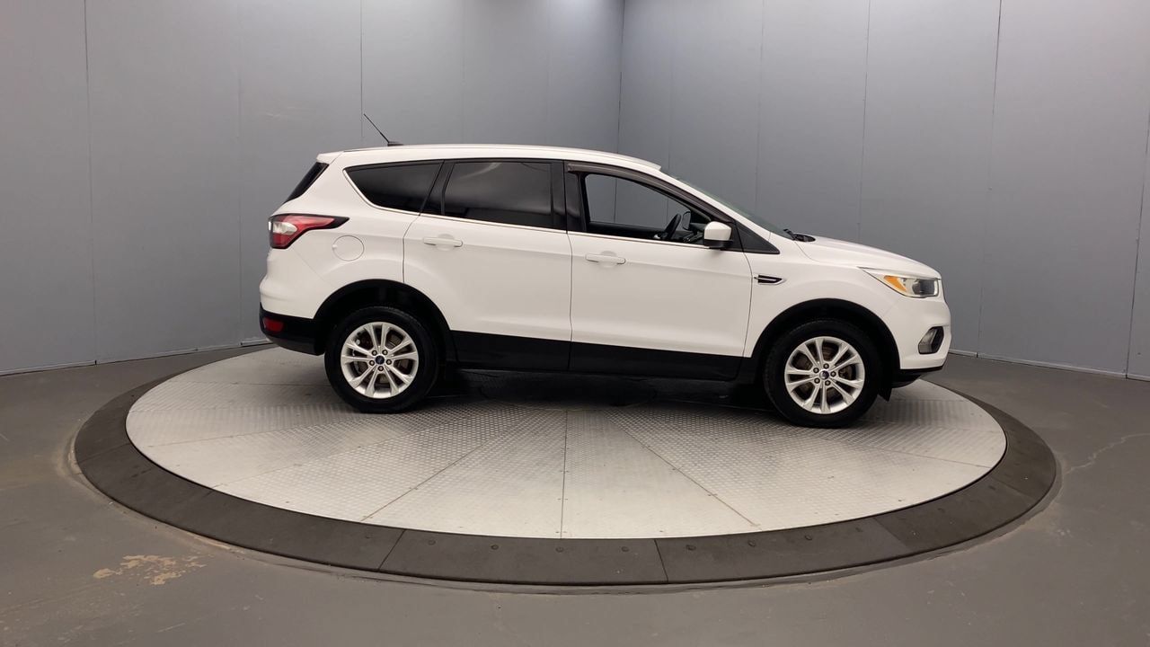 Used 2017 Ford Escape SE AWD/4WD image 6