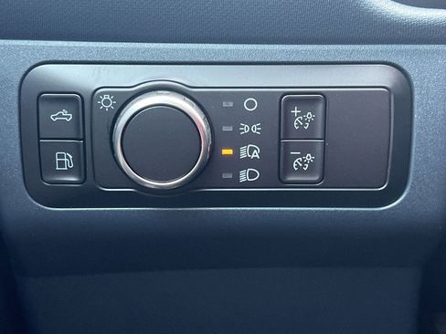 New 2025 Ford Maverick XLT w/ XLT Luxury Package FWD image 15