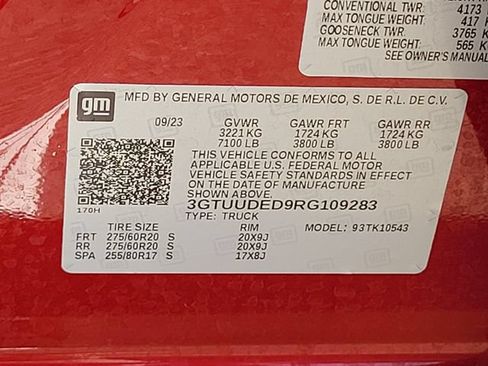 Used 2024 GMC Sierra 1500 SLT AWD/4WD image 17