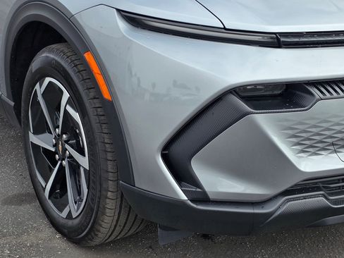 New 2026 Chevrolet Equinox EV LT image 10