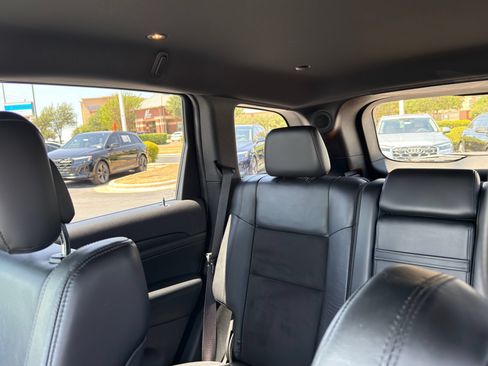 Used 2020 Jeep Grand Cherokee Laredo w/ Laredo X Package RWD image 15