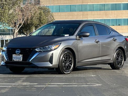 Used 2025 Nissan Sentra S image 8