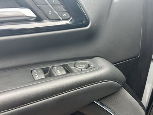 Used 2025 Chevrolet Tahoe LT RWD image 30