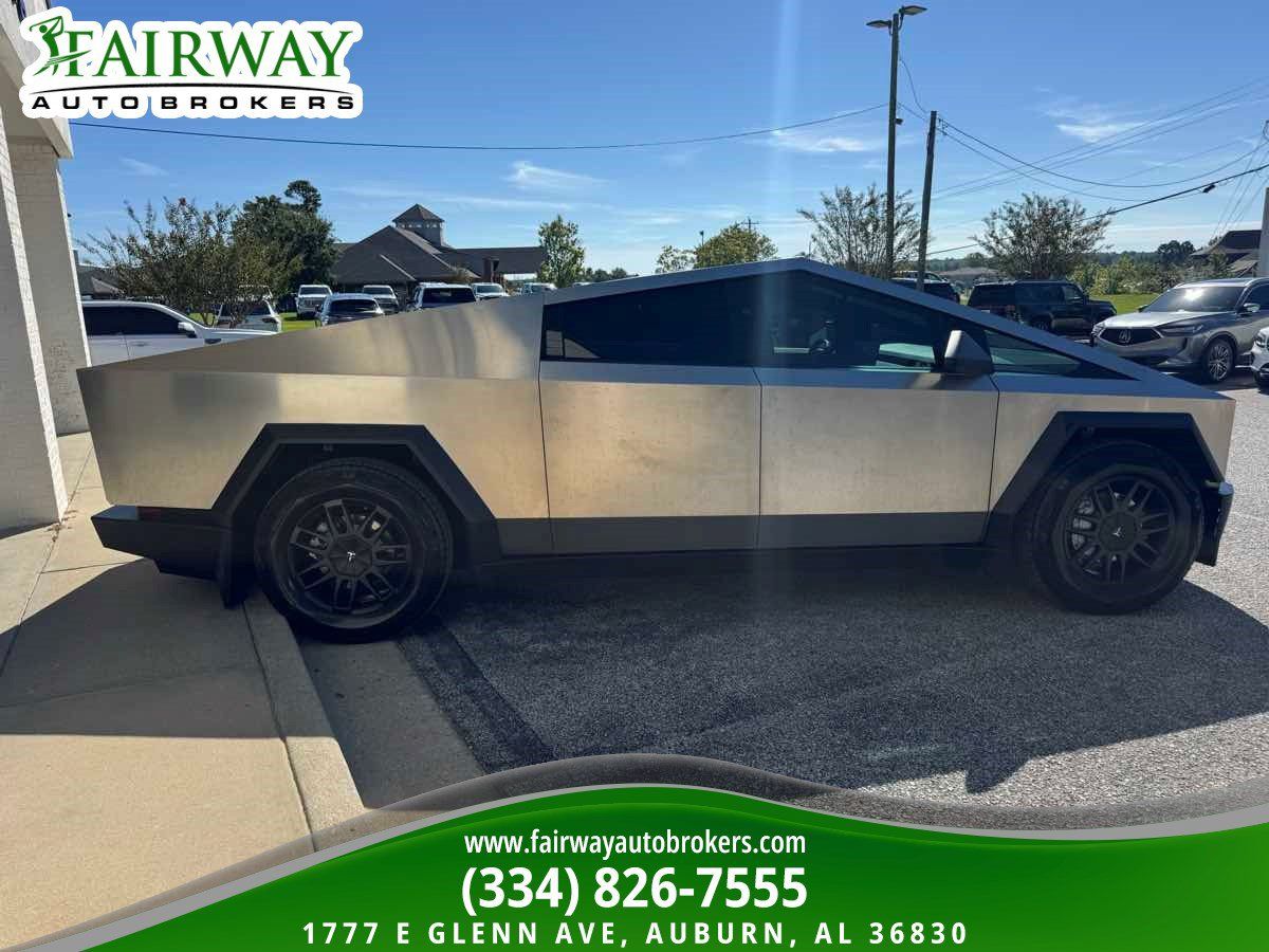Used 2026 Tesla Cybertruck AWD Crew Cab image 4