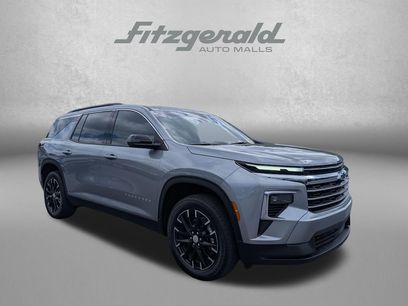 Used 2025 Chevrolet Traverse LT w/ Sun and Wheel Package