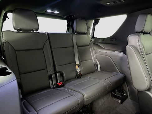 Used 2023 GMC Yukon Denali w/ Advanced Technology Package AWD/4WD image 30