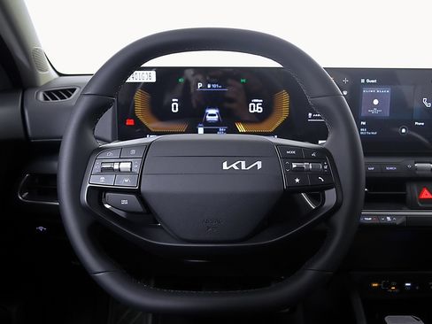 Used 2026 Kia K4 EX FWD image 25