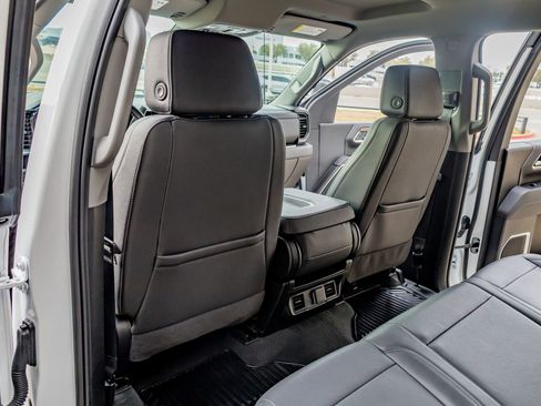 Used 2025 Chevrolet Silverado 2500 LT w/ Trail Boss Package image 32