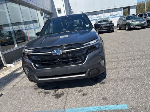 Used 2025 Subaru Forester Touring image 4