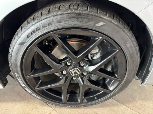 Used 2023 Honda Civic Sport image 9