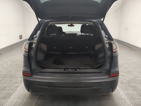 Used 2019 Jeep Cherokee Latitude w/ Cold Weather Group FWD image 29
