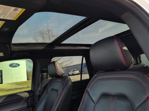 Used 2021 Ford Expedition Limited image 17