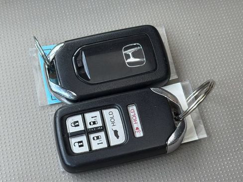 Used 2016 Honda Odyssey EX-L image 36
