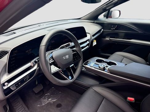 New 2025 Cadillac Lyriq Sport image 9