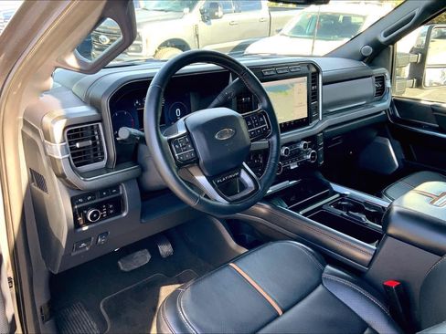 Used 2024 Ford F250 Platinum image 15