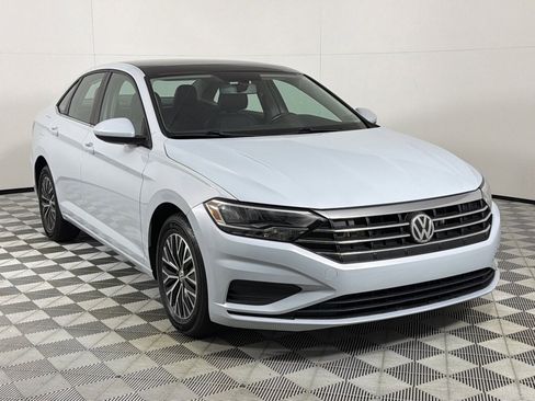 Used 2019 Volkswagen Jetta SE image 3