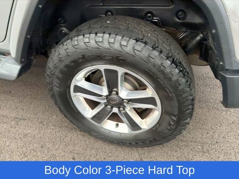Used 2018 Jeep Wrangler Unlimited Sahara image 23