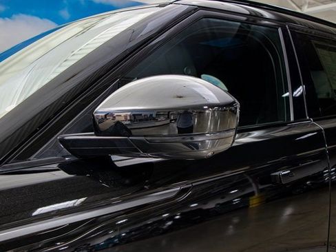 Used 2026 Land Rover Range Rover Velar Dynamic SE image 10