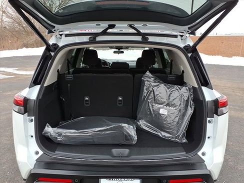 New 2026 Nissan Pathfinder SV image 32