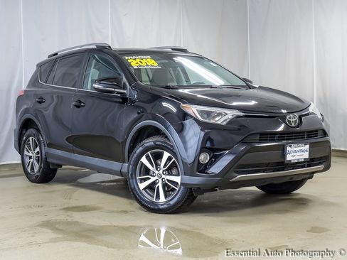 Used 2018 Toyota RAV4 XLE w/ Plus Extra Value Package AWD/4WD image 2