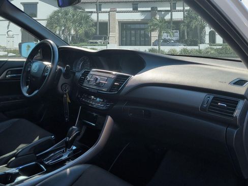 Used 2017 Honda Accord Sport image 27