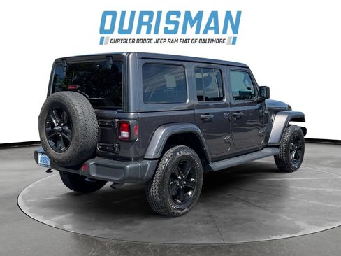 Used 2021 Jeep Wrangler Unlimited Sahara AWD/4WD image 6