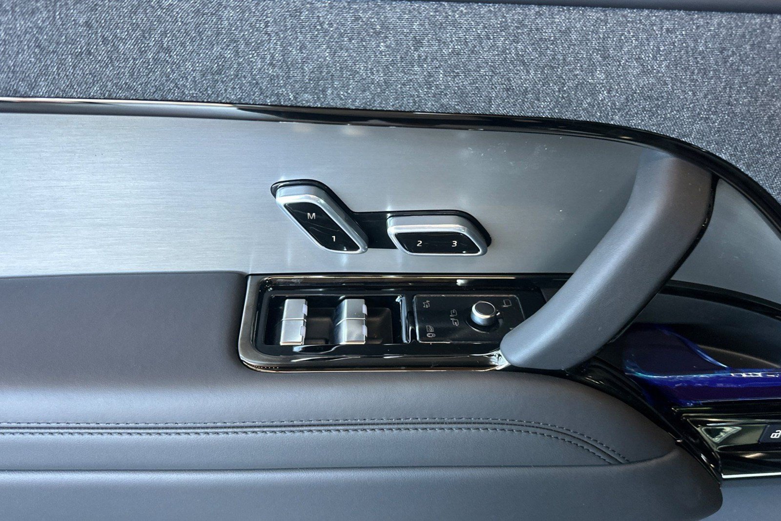 New 2027 Land Rover Range Rover Sport SE AWD/4WD image 14