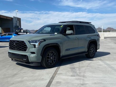 Used 2025 Toyota Sequoia Platinum image 5