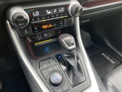 Certified 2019 Toyota RAV4 Limited image 12