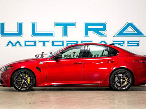Used 2024 Alfa Romeo Giulia Quadrifoglio image 3