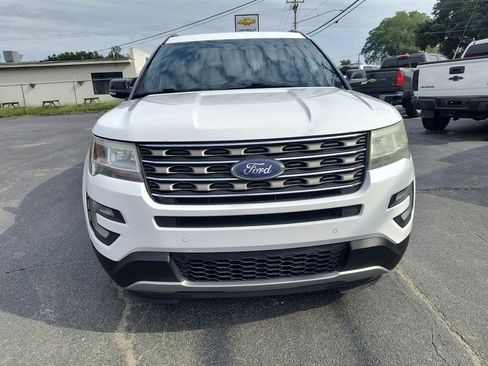 Used 2016 Ford Explorer XLT w/ Equipment Group 202A FWD image 8