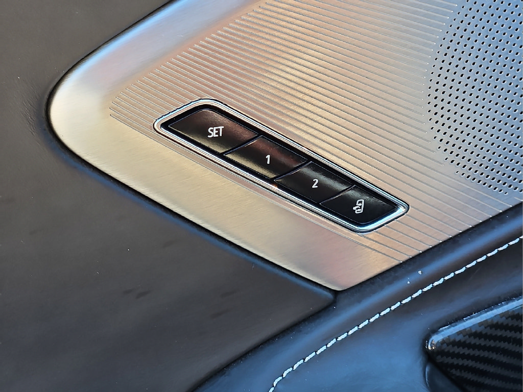 Used 2022 Chevrolet Corvette Stingray Premium Conv w/ Z51 Performance Package RWD image 13