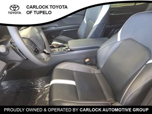 Used 2025 Toyota Camry SE w/ Convenience Package FWD image 14