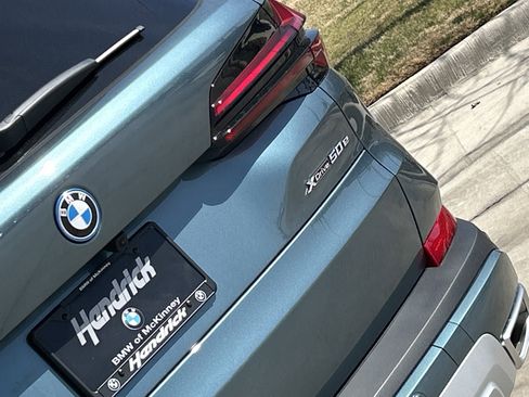 New 2026 BMW X5 xDrive50e image 10