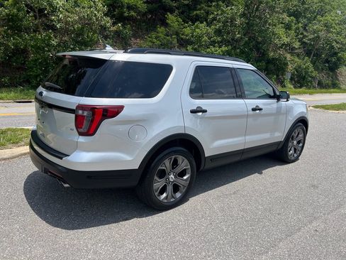 Used 2018 Ford Explorer Sport w/ Ford Safe & Smart Package AWD/4WD image 6