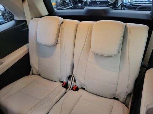 Used 2024 Mercedes-Benz GLS 450 4MATIC image 12