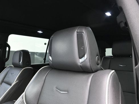 Used 2021 Cadillac Escalade ESV Sport RWD image 16