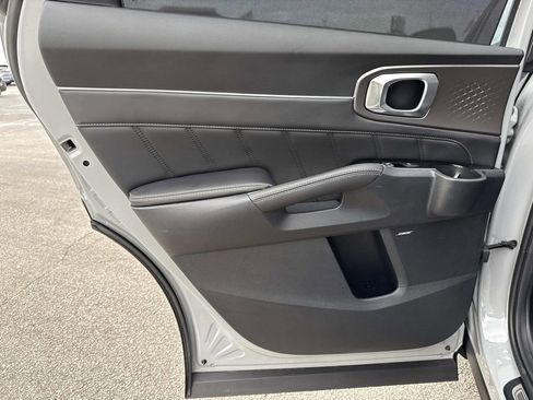 Used 2023 Kia Sorento SX image 11