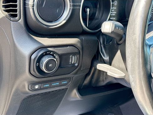 Used 2023 Jeep Wrangler Unlimited Sahara w/ Cold Weather Group AWD/4WD image 11