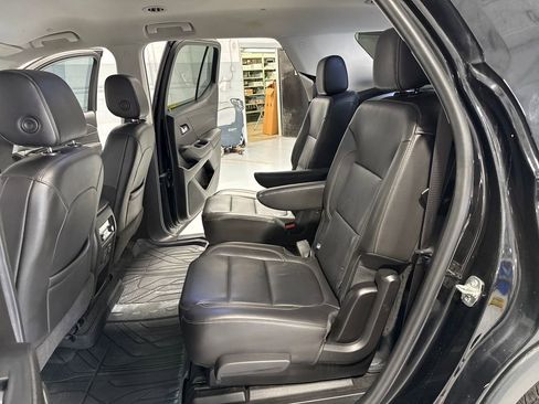 Used 2021 Chevrolet Traverse LT w/ LT Premium Package FWD image 39