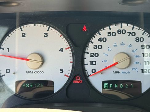 Used 2005 Dodge Ram 2500 Truck SLT image 17