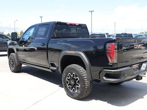 New 2026 GMC Sierra 2500 AT4X AWD/4WD image 4