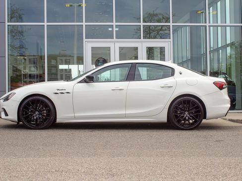 Used 2024 Maserati Ghibli Modena Q4 AWD/4WD image 7